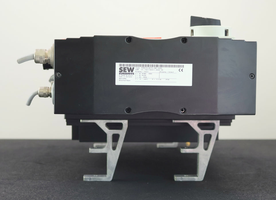 Bild des Artikels SEW-MOVIPRO-ADC-Feldumrichter-PHC21A-A040M1-11G0-mit-MOVIPRO-Anschaltbox