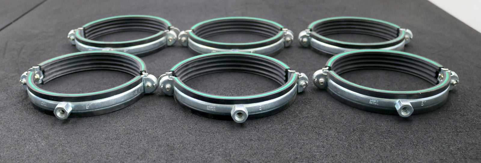 Bild des Artikels MUPRO-6x-Rohrschelle-137-141mm-(5'')-mit-Schaldämmung-Art.Nr.-7000662-unbenutzt