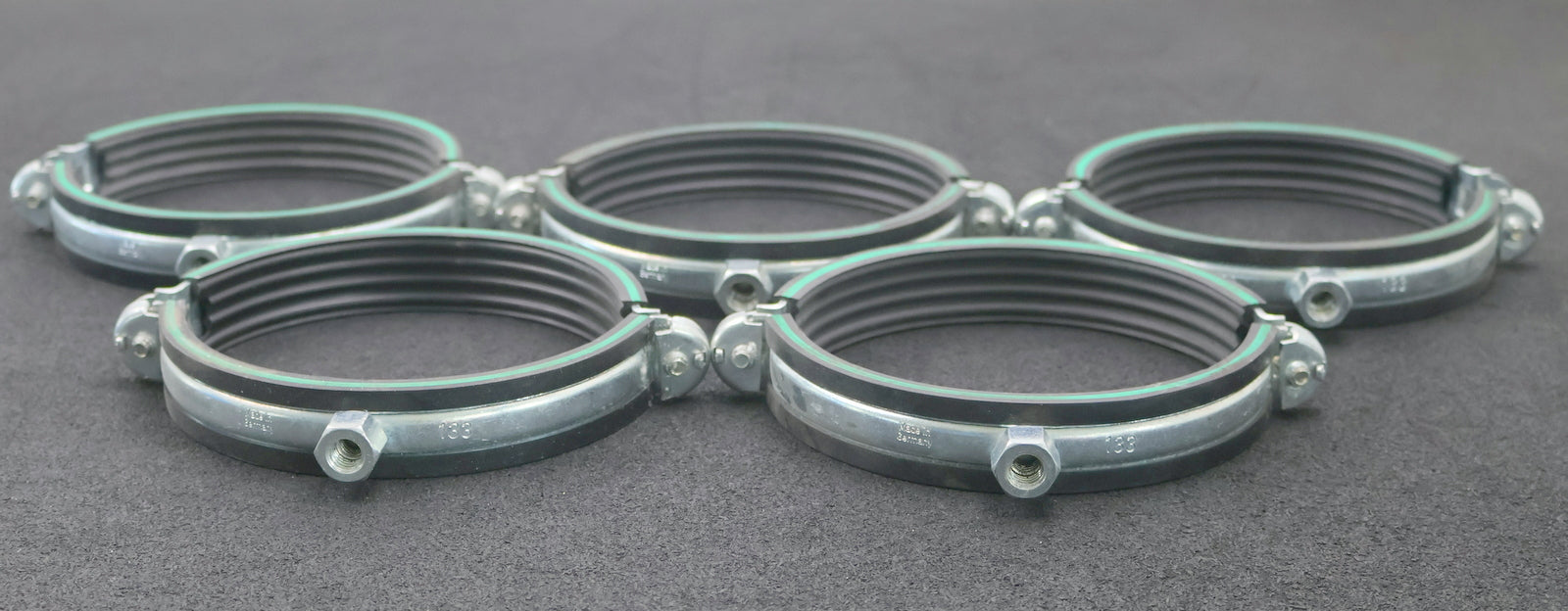 Bild des Artikels MUPRO-5x-Rohrschelle-133-137mm-mit-Schaldämmung-unbenutzt-Gewicht-1,6kg