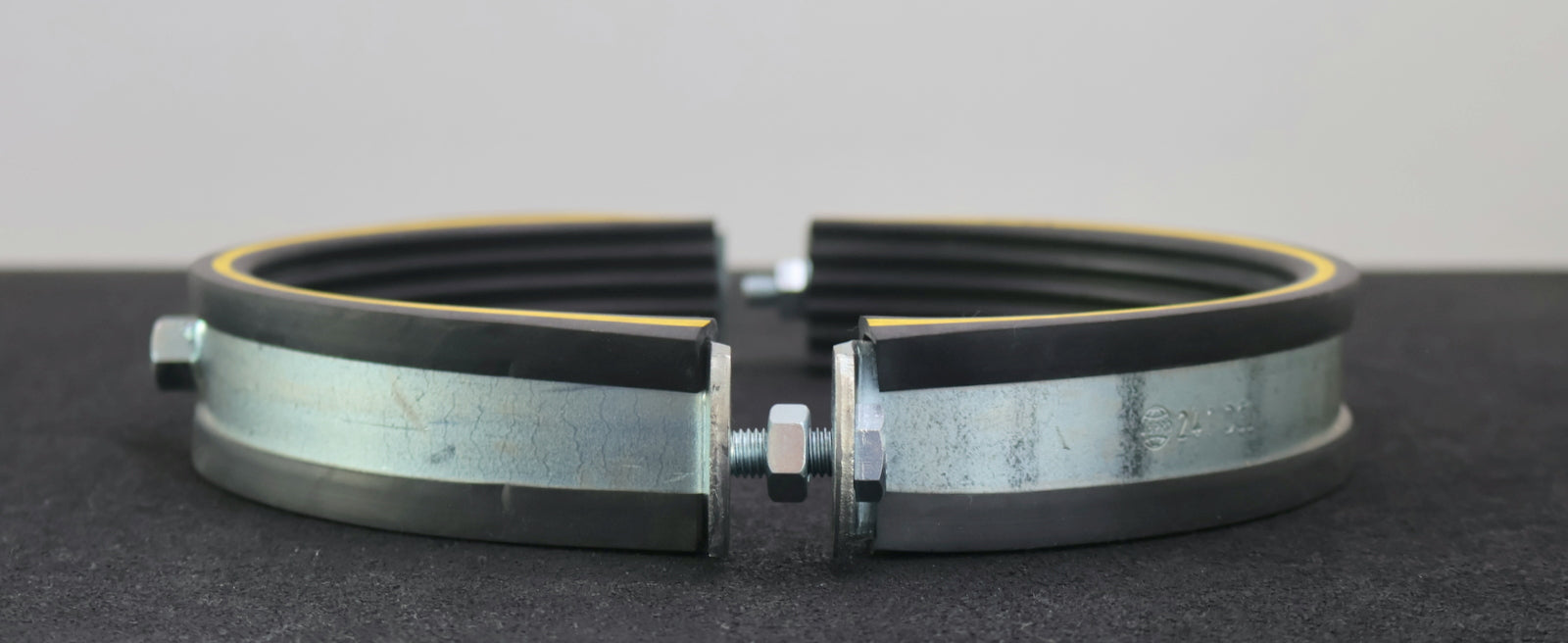 Bild des Artikels MUPRO-Rohrschelle-241DGL-mit-Schaldämmung-unbenutzt