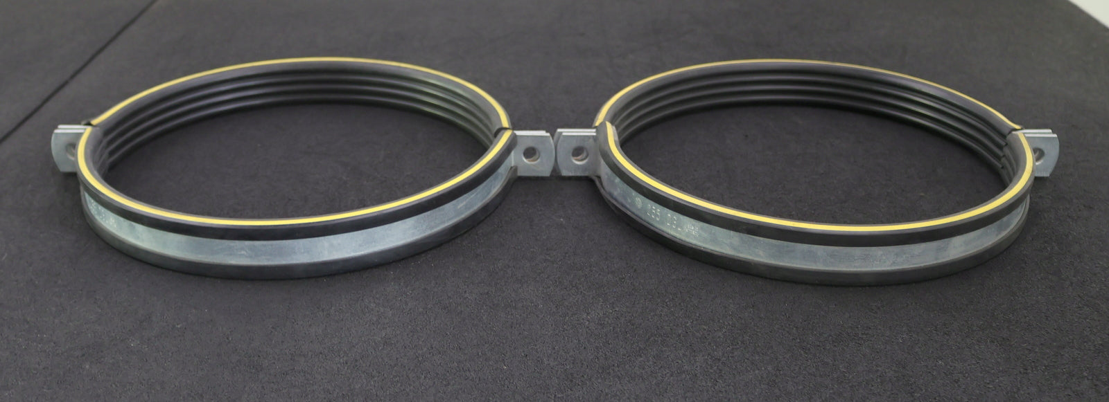 Bild des Artikels MUPRO-2x-Rohrschelle-255DGL-mit-Schaldämmung-unbenutzt-Gewicht-1,6kg