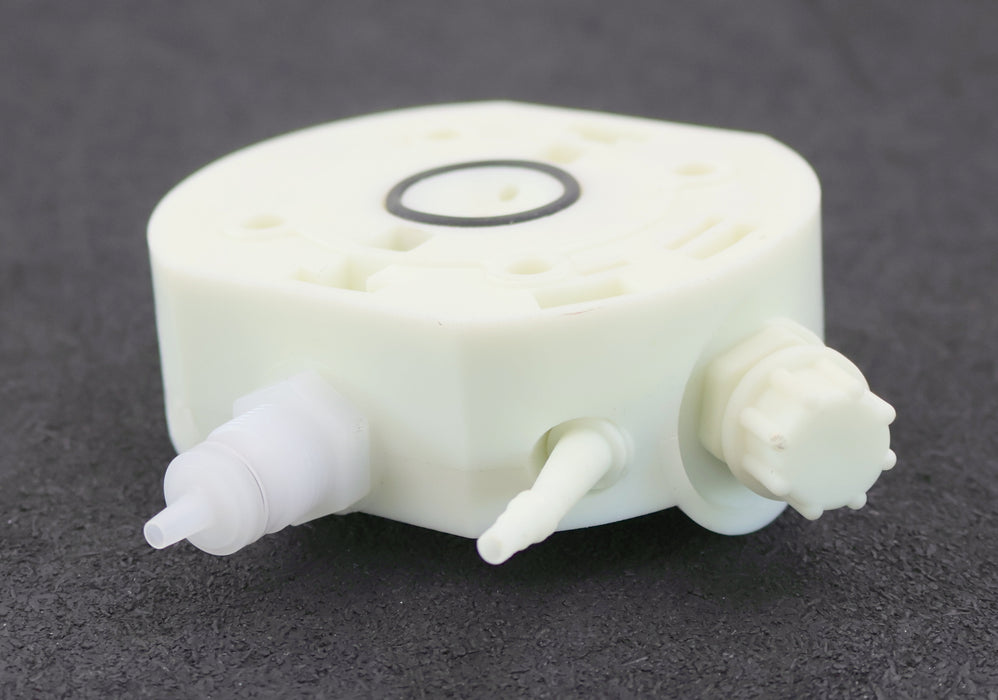 Bild des Artikels Dosierkopf-PP-für-Dosierpumpen-HMS-500884100-mit-Anschlüssen-unbenutzt