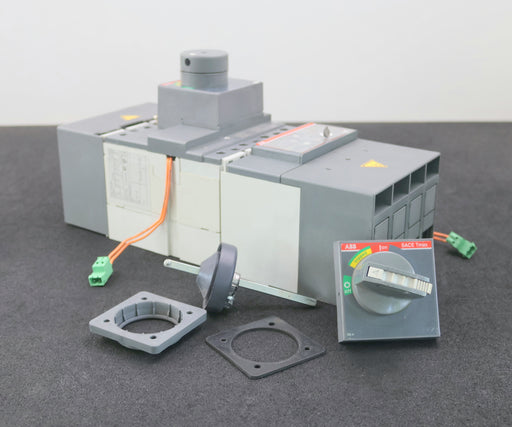 Bild des Artikels ABB-Leistungsschalter-T3N-250-Ue=-690V-Ui=-800V-Uimp=-6kV---Abdeckleiste-defekt