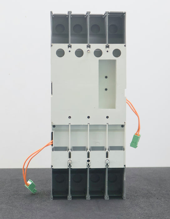 Bild des Artikels ABB-Leistungsschalter-T3N-250-Ue=-690V-Ui=-800V-Uimp=-6kV---Abdeckleiste-defekt