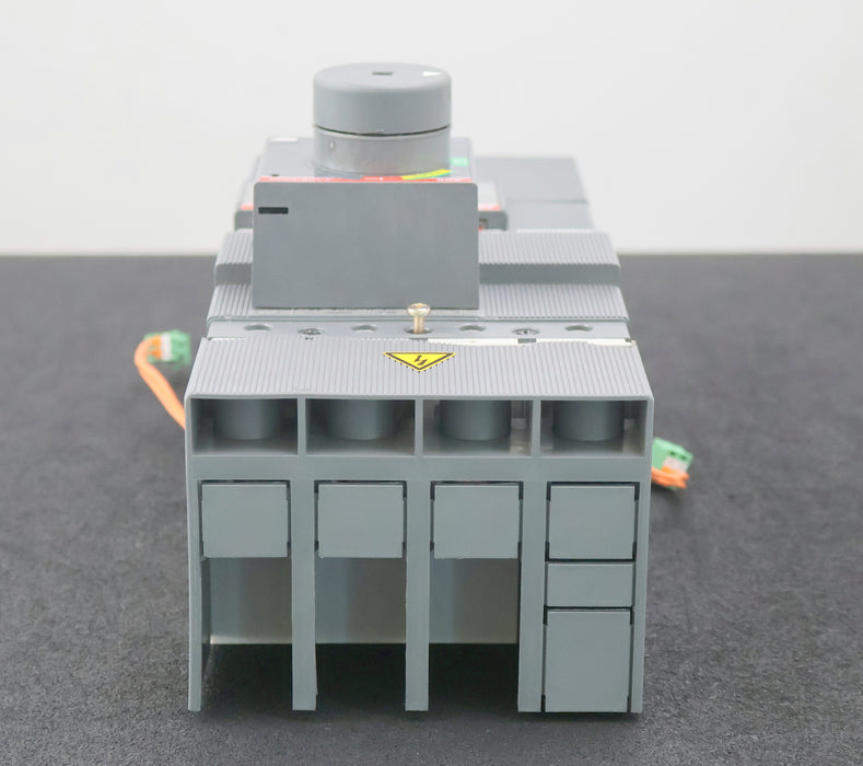 Bild des Artikels ABB-Leistungsschalter-T3N-250-Ue=-690V-Ui=-800V-Uimp=-6kV---Abdeckleiste-defekt