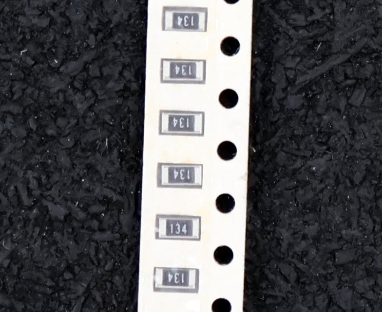 Bild des Artikels YAGEO-2500x-SMD-Widerstand-130kΩ-1206-RC-06RJ-130000-Ohm-Model-04329WRC