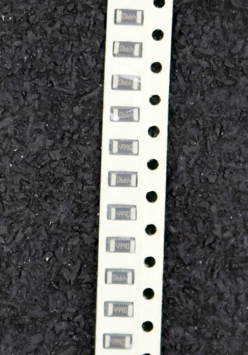 Bild des Artikels YAGEO-900x-SMD-Widerstand-499Ω-1206-900-Ohm-Model-RC-06-1/4W