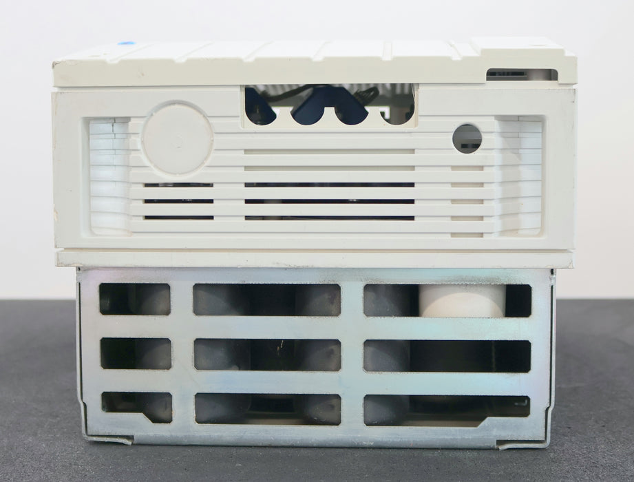 Bild des Artikels LENZE-Servo-Umrichter-EVS9330-ES-Id.-13462459-400/480V-78A-64,8kVA-!-überholt-!