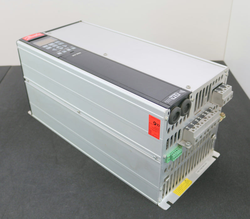 Bild des Artikels DANFOSS-Frequenzumrichter-VLT-5000-VLT5022PT5C20EBR3DLF10A10C0-Nr.-178B0070