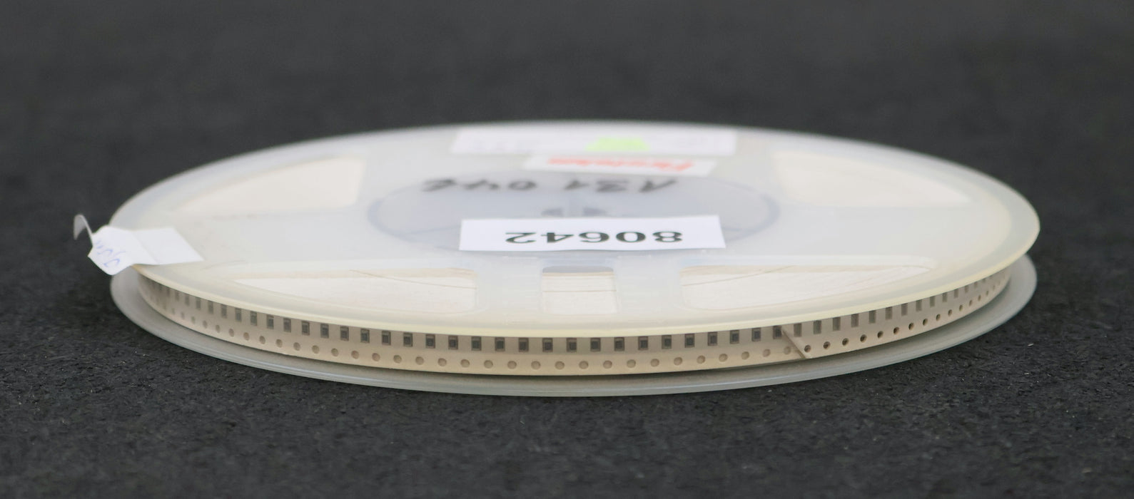 Bild des Artikels FIRSTOHM-4500x-SMD-Widerstand-3k3Ω-CP12-1/8W-3300-Ohm-Lot.No.-50615