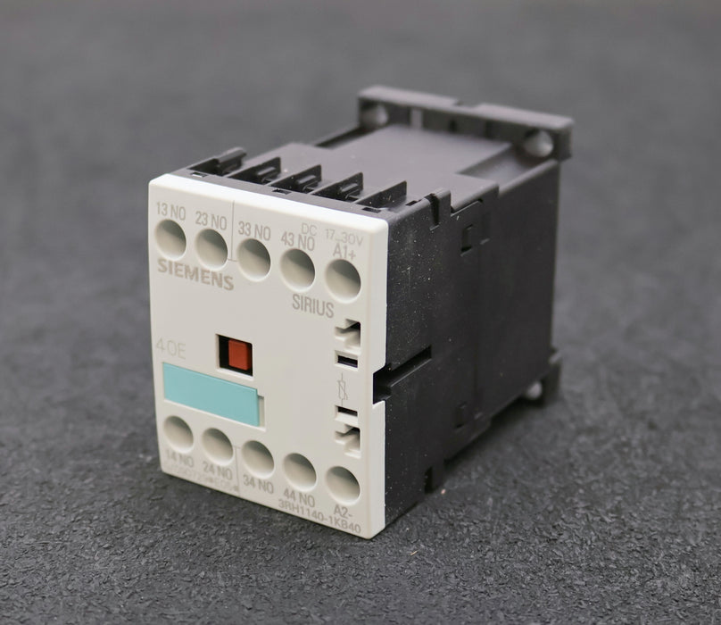 Bild des Artikels SIEMENS-2x-Hilfsschütz-3RH1140-1KB40-17…30VDC-unbenutzt-in-OVP