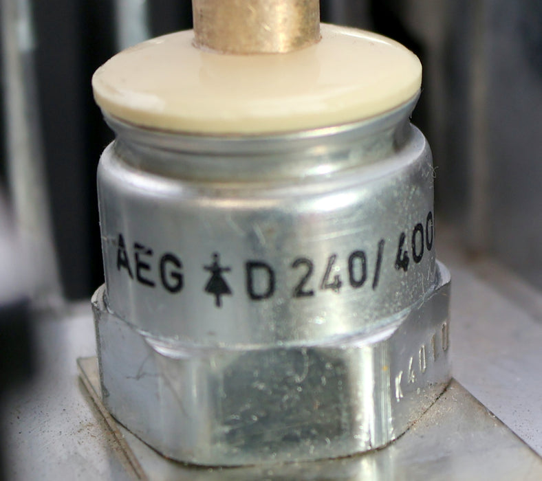 Bild des Artikels AEG-Thyristor-mit-Kühlkörper-D240/400B-11-M4-Kühlkörpermaße-98x120x135mm