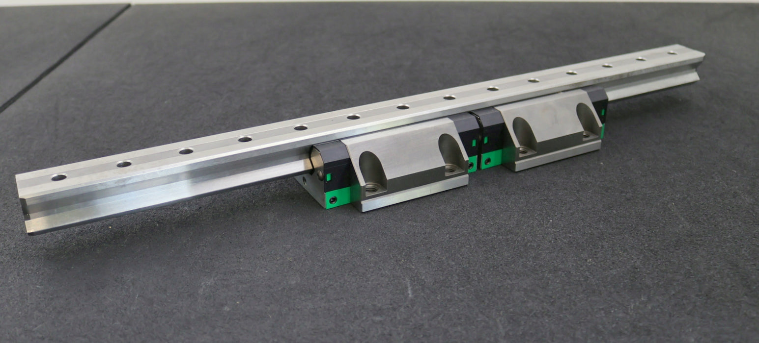 Bild des Artikels INA-Linearführung-mit-2-Schlitten-RWU35-E-G2--V3-Schienenlänge-570mm-gebraucht