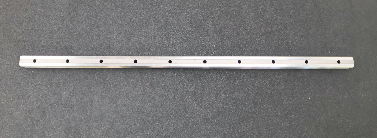 Bild des Artikels Führungsschiene-1605-803-31-Länge-596mm-Baugröße-20mm-gebraucht