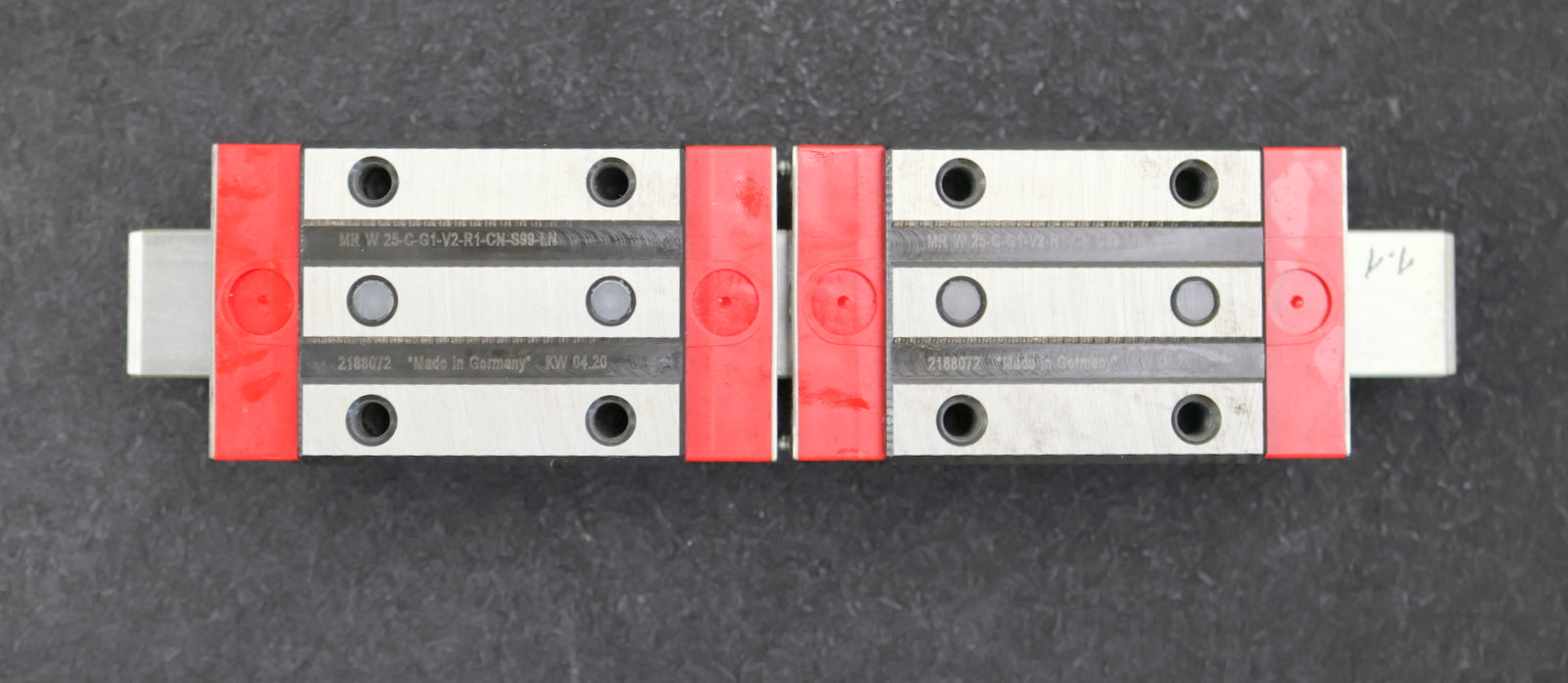 Bild des Artikels SCHNEEBERGER-Linearführung-mit-2-Schlitten-MR-25-C2-0208-U-14-14-G1-V2-GP