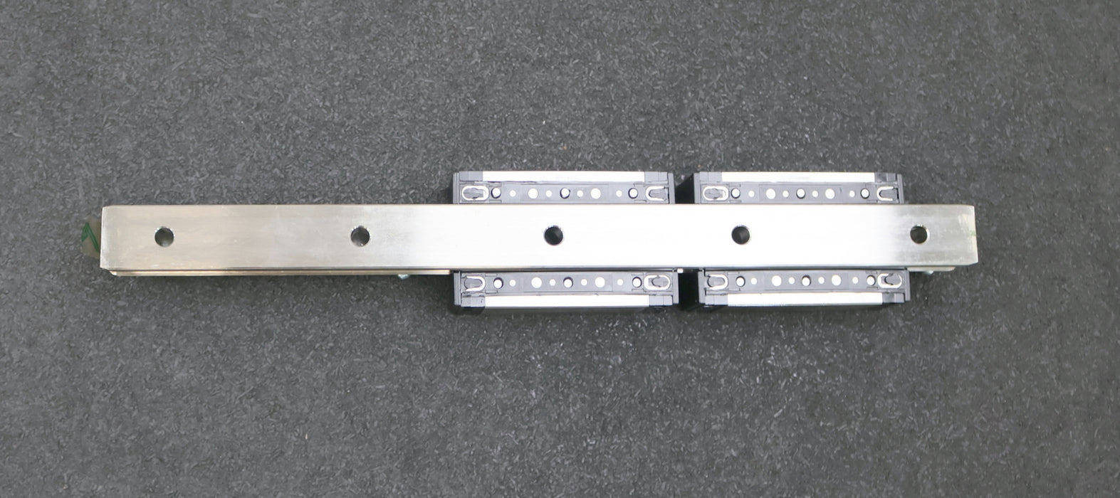 Bild des Artikels INA-Linearführung-mit-2-Schlitten-KWSE20-H-G3-V2-Schienenlänge-278mm-unbenutzt