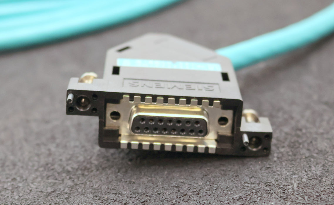 Bild des Artikels SIEMENS-8m-Signalleitung-6FX2002-2CB41-1AJ0-Stecker-1x-17-pol.-+-1x-15-pol.