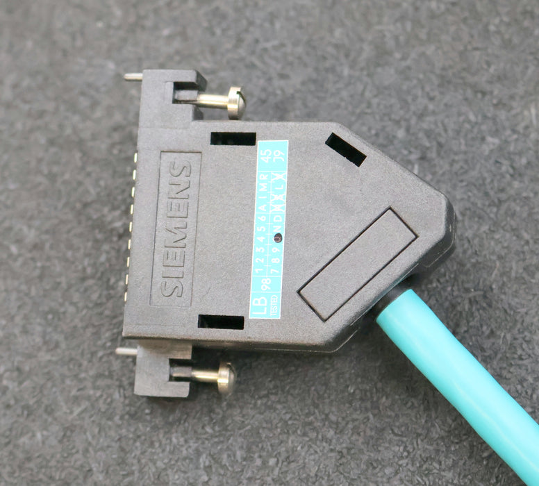 Bild des Artikels SIEMENS-8m-Signalleitung-6FX2002-2CB41-1AJ0-Stecker-1x-17-pol.-+-1x-15-pol.
