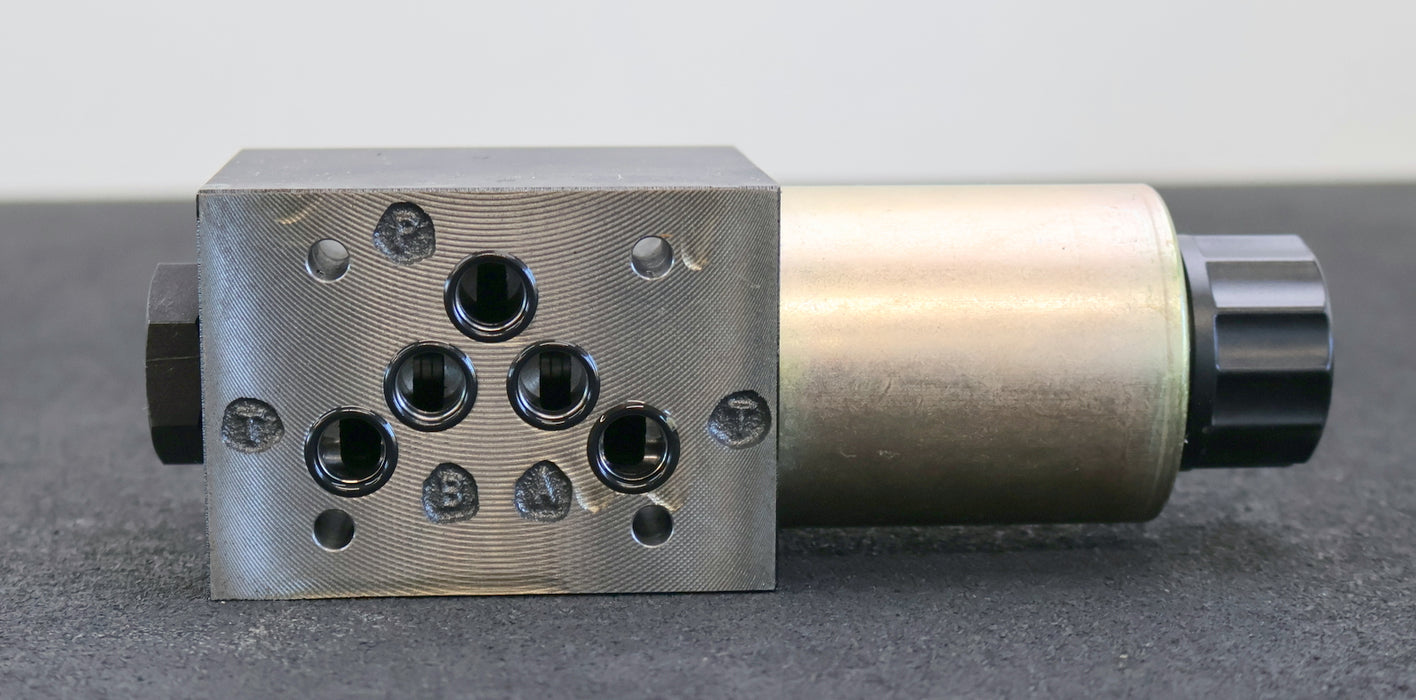 Bild des Artikels PARKER-Direktgesteuertes-Wegeventil-D3W6ENJP30-24V-1,5A-350bar-max.-P.A.B