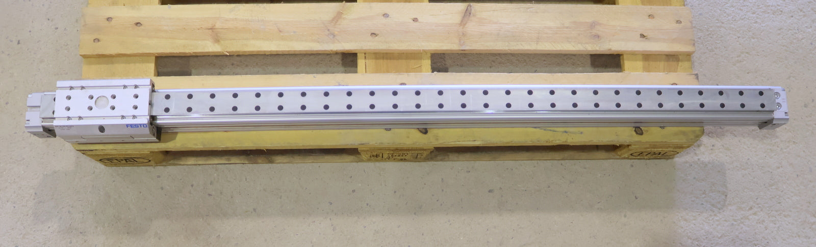 Bild des Artikels FESTO-Linearantrieb-DGPL-40-1100-PPV-A-KF-B-Mat.Nr.-161794-KolbenØ-40mm