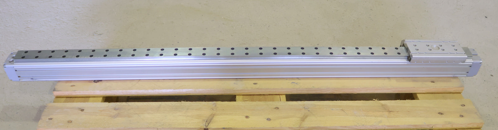 Bild des Artikels FESTO-Linearantrieb-DGPL-40-1100-PPV-A-KF-B-Mat.Nr.-161794-KolbenØ-40mm