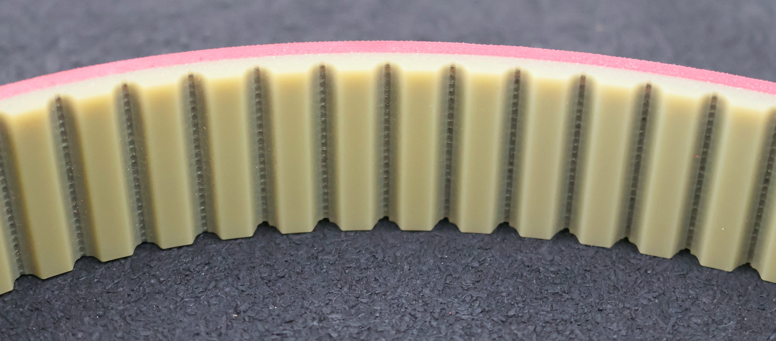 Bild des Artikels BRECOFLEX-Zahnriemen-AT-10-EM000997-beschichtet-mit-Linatex-2,5mm-unbenutzt