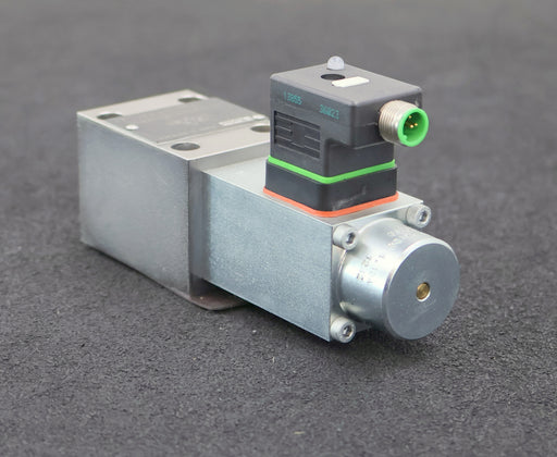 Bild des Artikels PARKER-Hydraulikventil-D1SE83BNJW75x952-max.-350bar-unbenutzt