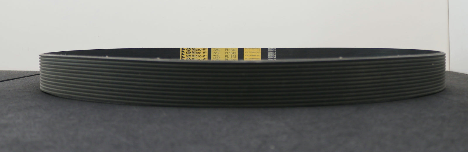 Bild des Artikels GATES-MICRO-V-Keilrippenriemen-V-ribbed-belt-725L-12-Rippen-PL1842-unbenutzt