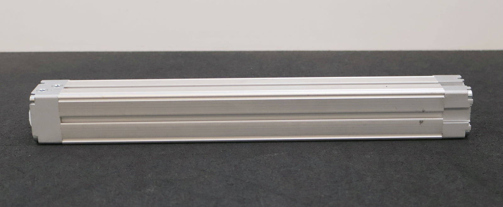 Bild des Artikels FESTO-Linearantrieb-DGC-K-25-175-PPV-A-GK-Mat.Nr.-1312501-KolbenØ-25mm