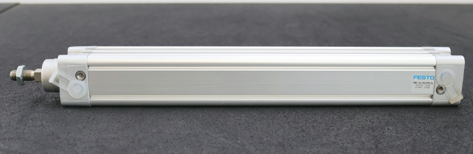 Bild des Artikels FESTO-Normzylinder-DNC-32-250-PPV-Q-Mat.Nr.-163302-KolbenØ-32mm-Hub-250mm