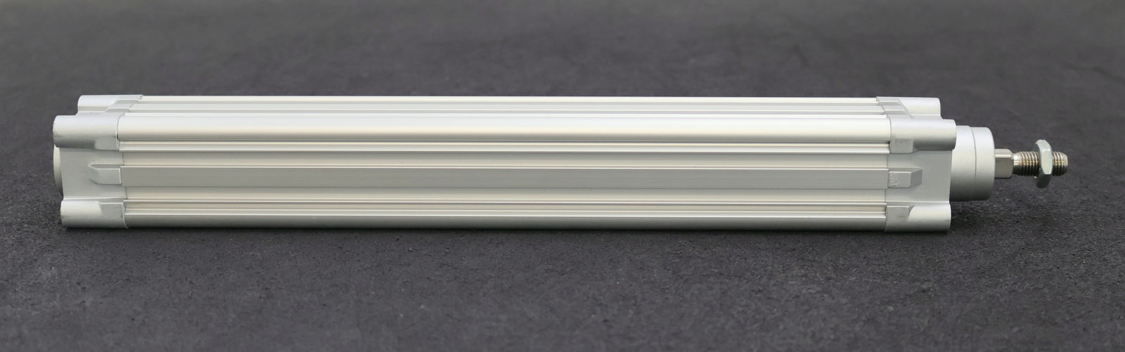 Bild des Artikels FESTO-Normzylinder-DNC-32-250-PPV-Q-Mat.Nr.-163302-KolbenØ-32mm-Hub-250mm