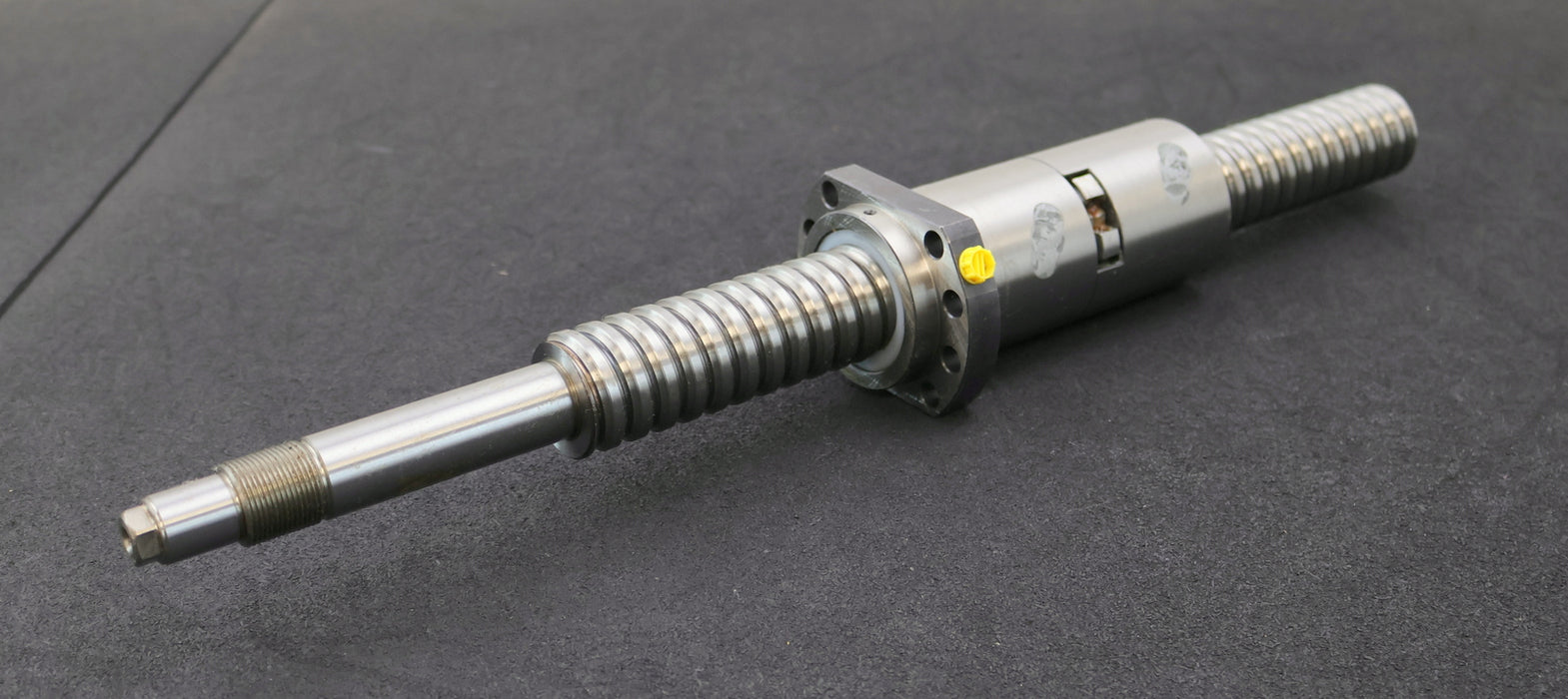 Bild des Artikels SZMICRON-Kugelrollspindel-mit-einer-Mutter-40*10-Typ-111.70018.00-SpindelØ-40mm