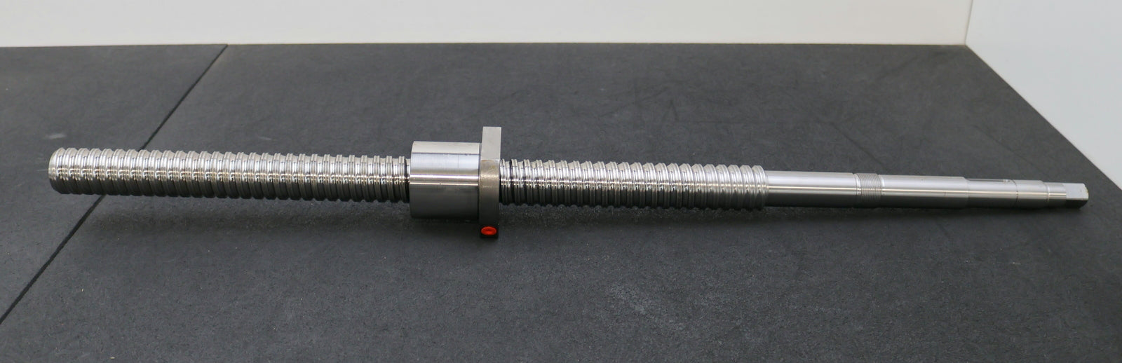 Bild des Artikels REXROTH-Kugelgewindetrieb-mit-einer-Mutter-MNR:-R15104C449-40x10Rx6