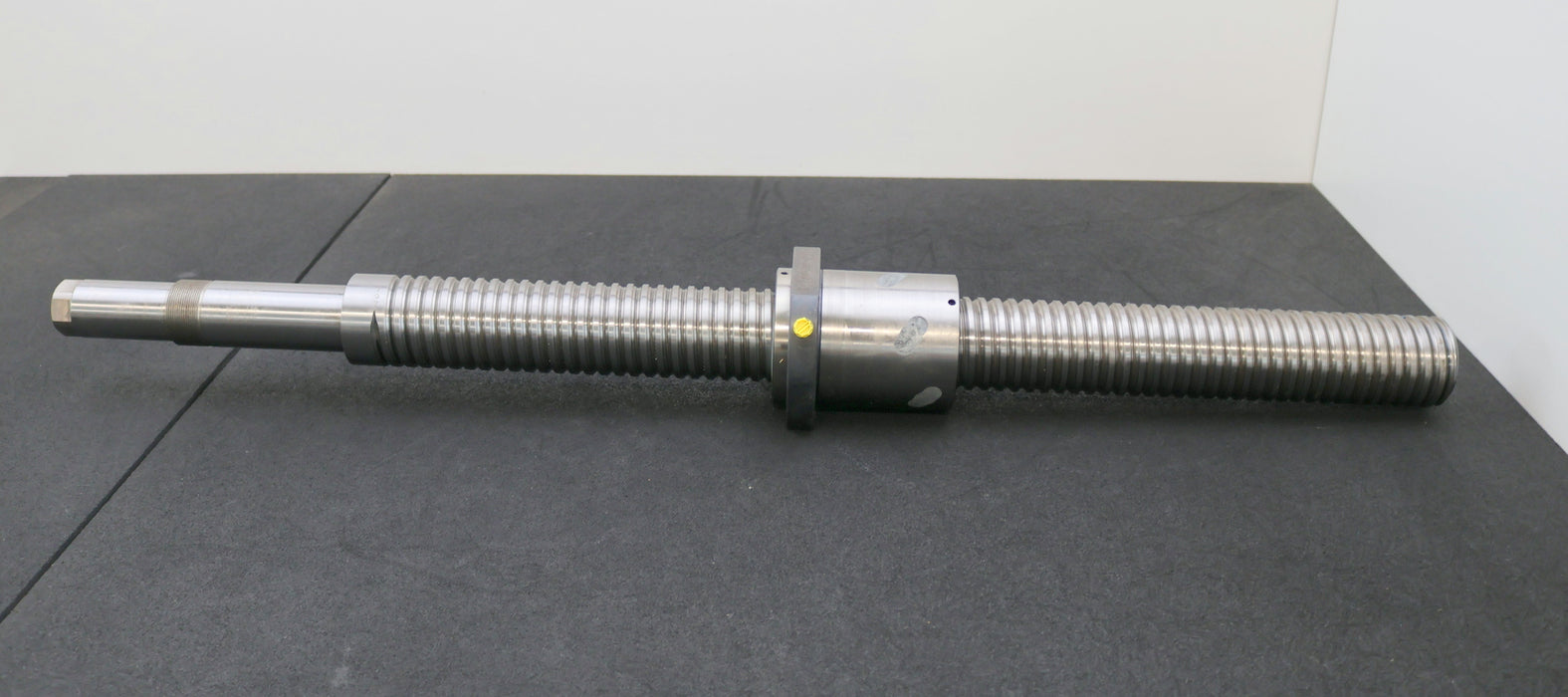 Bild des Artikels SZMICRON-Kugelrollspindel-mit-einer-Mutter-Typ-10-6898-0010-SpindelØ-62mm