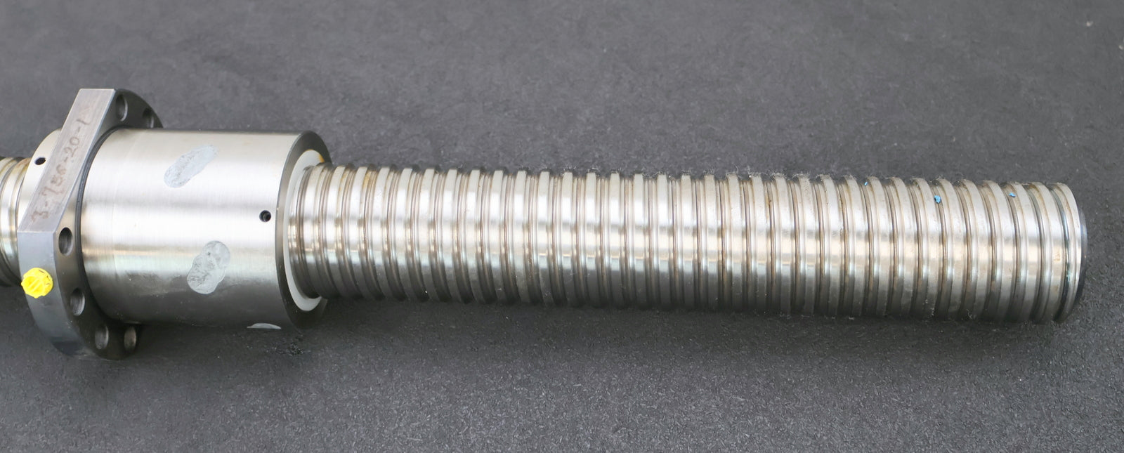 Bild des Artikels SZMICRON-Kugelrollspindel-mit-einer-Mutter-Typ-10-6898-0010-SpindelØ-62mm