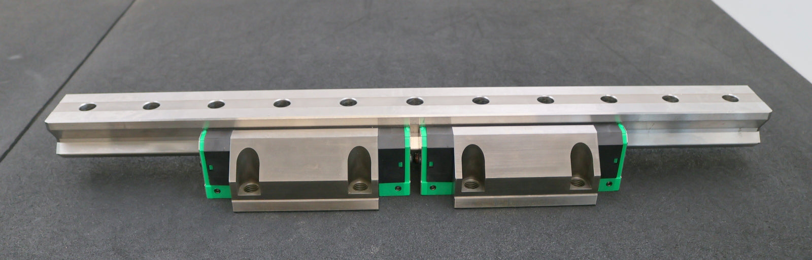 Bild des Artikels INA-Rollenumlaufeinheit-mit-2-Führungswagen-RWU55-E-L-G1-V3-A.1320.4443