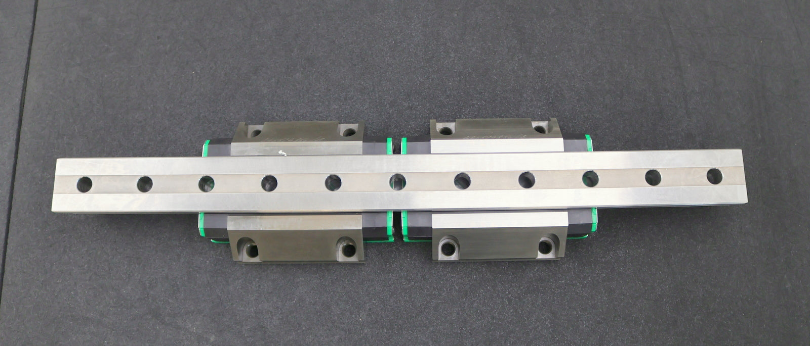 Bild des Artikels INA-Rollenumlaufeinheit-mit-2-Führungswagen-RWU55-E-L-G1-V3-A.1320.4443