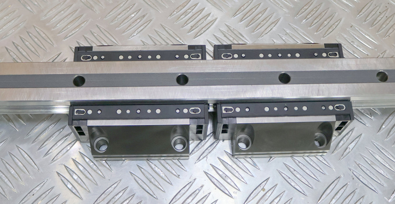 Bild des Artikels INA-Rollenumlaufeinheit-mit-2-Führungswagen-KWSE35-G3-V2-A.1320.4494-Länge-164cm