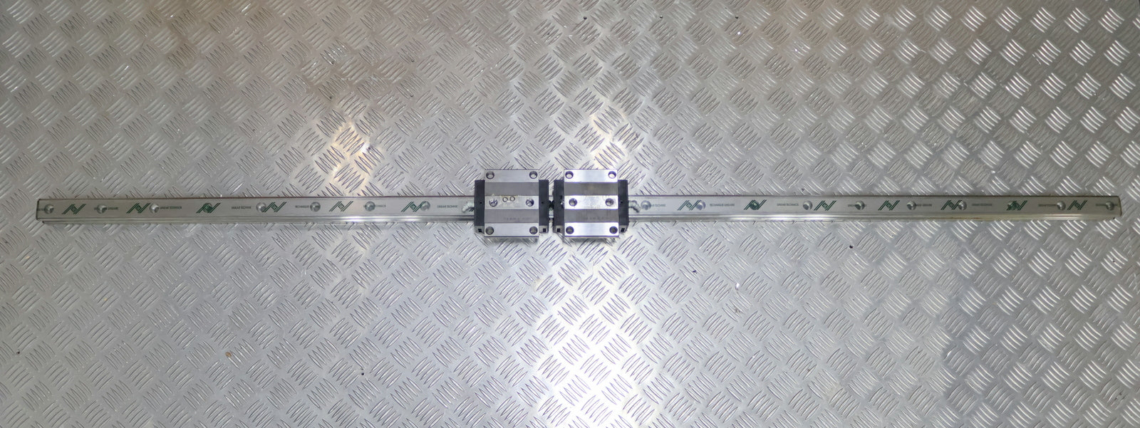 Bild des Artikels INA-Rollenumlaufeinheit-mit-2-Führungswagen-KWSE35-G3-V2-A.1320.4494-Länge-164cm