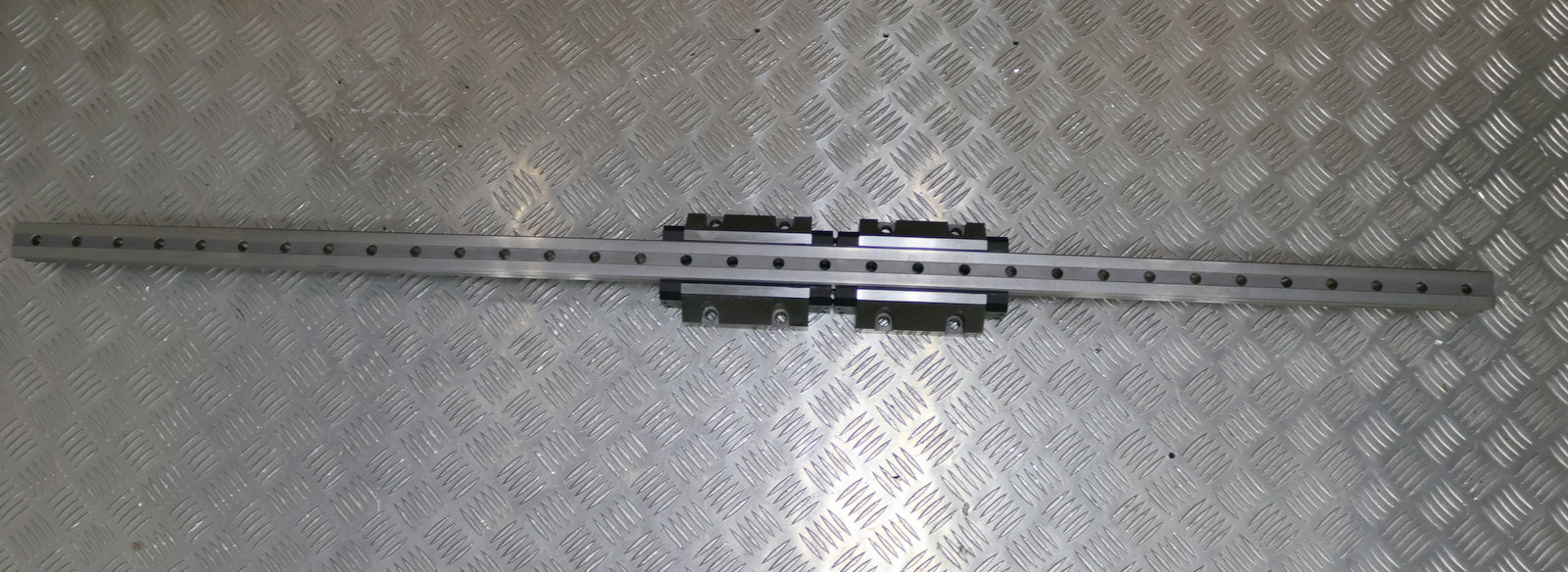 Bild des Artikels INA-Rollenumlaufeinheit-mit-2-Führungswagen-RWU35-E-L-G1-V3-A.1320.4384