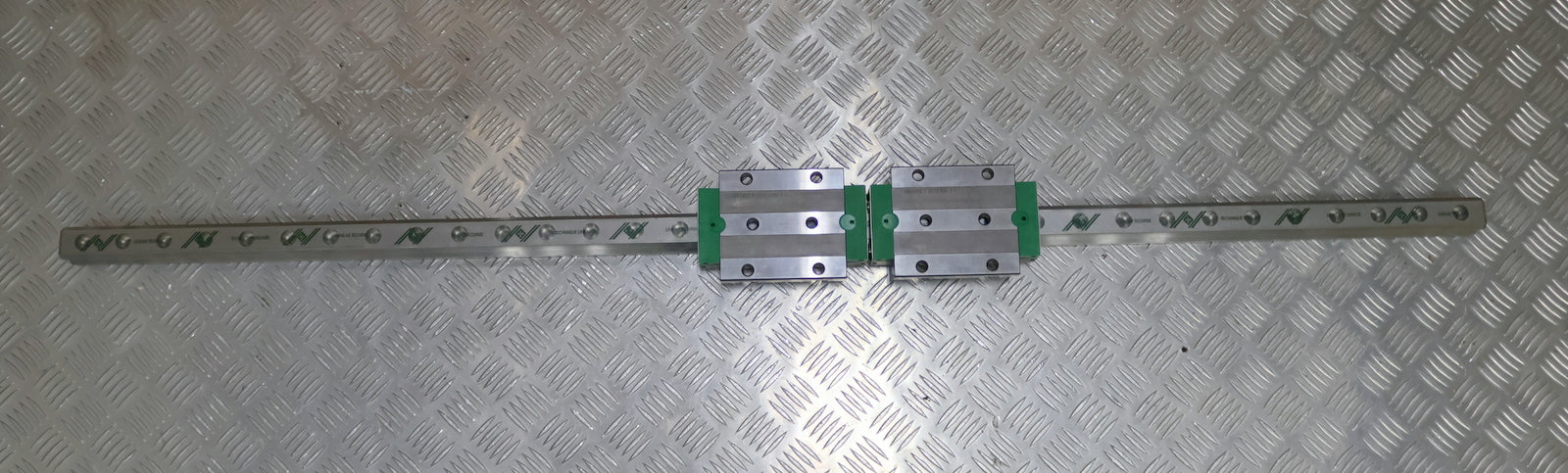 Bild des Artikels INA-Rollenumlaufeinheit-mit-2-Führungswagen-RWU35-E-L-G1-V3-A.1320.4384
