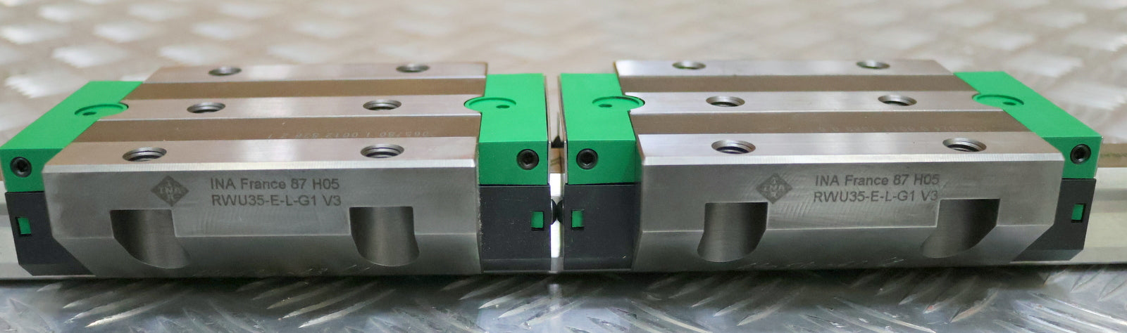 Bild des Artikels INA-Rollenumlaufeinheit-mit-2-Führungswagen-RWU35-E-L-G1-V3-A.1320.4384