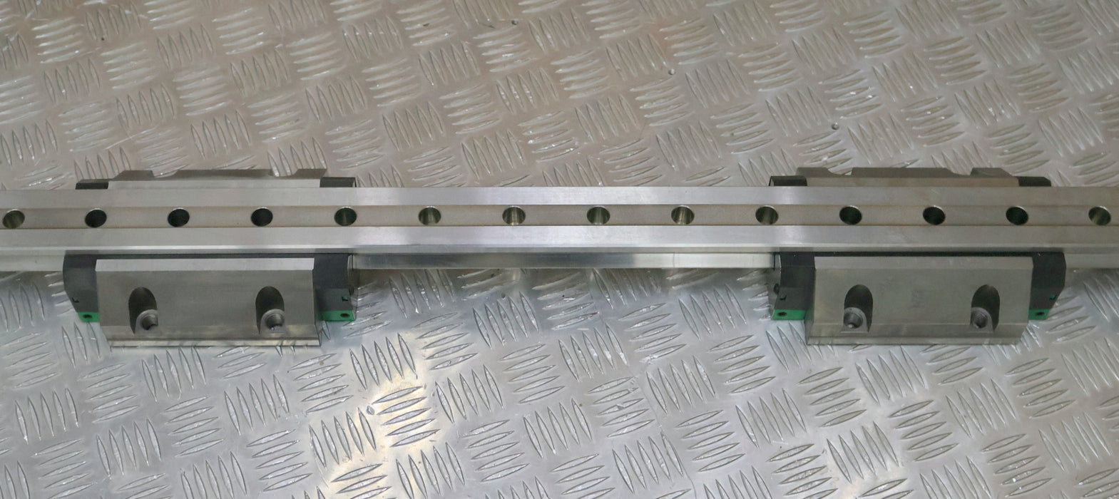 Bild des Artikels INA-Rollenumlaufeinheit-mit-2-Führungswagen-RWU45-E-L-G1-V3-A.1320.4383