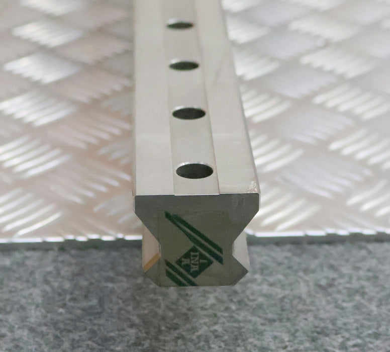 Bild des Artikels INA-Rollenumlaufeinheit-mit-2-Führungswagen-RWU45EHL-G2V3-Schienenlänge-235cm