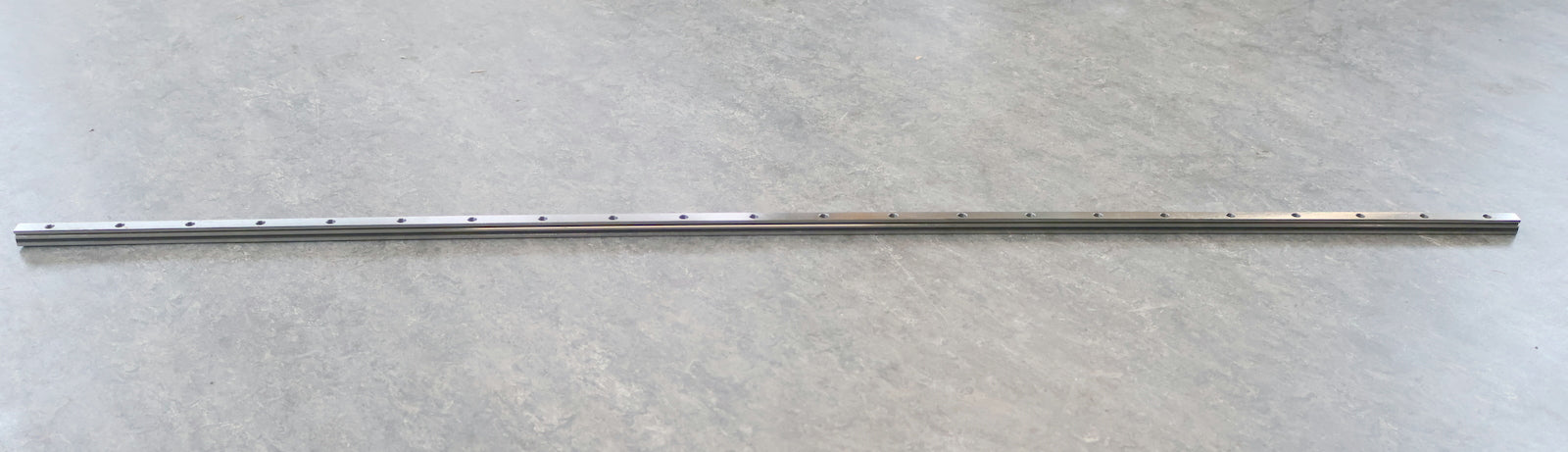 Bild des Artikels IKO-Führungsschiene-LWHT-15-R1320-B-T1-H-Länge-1320mm-unbenutzt