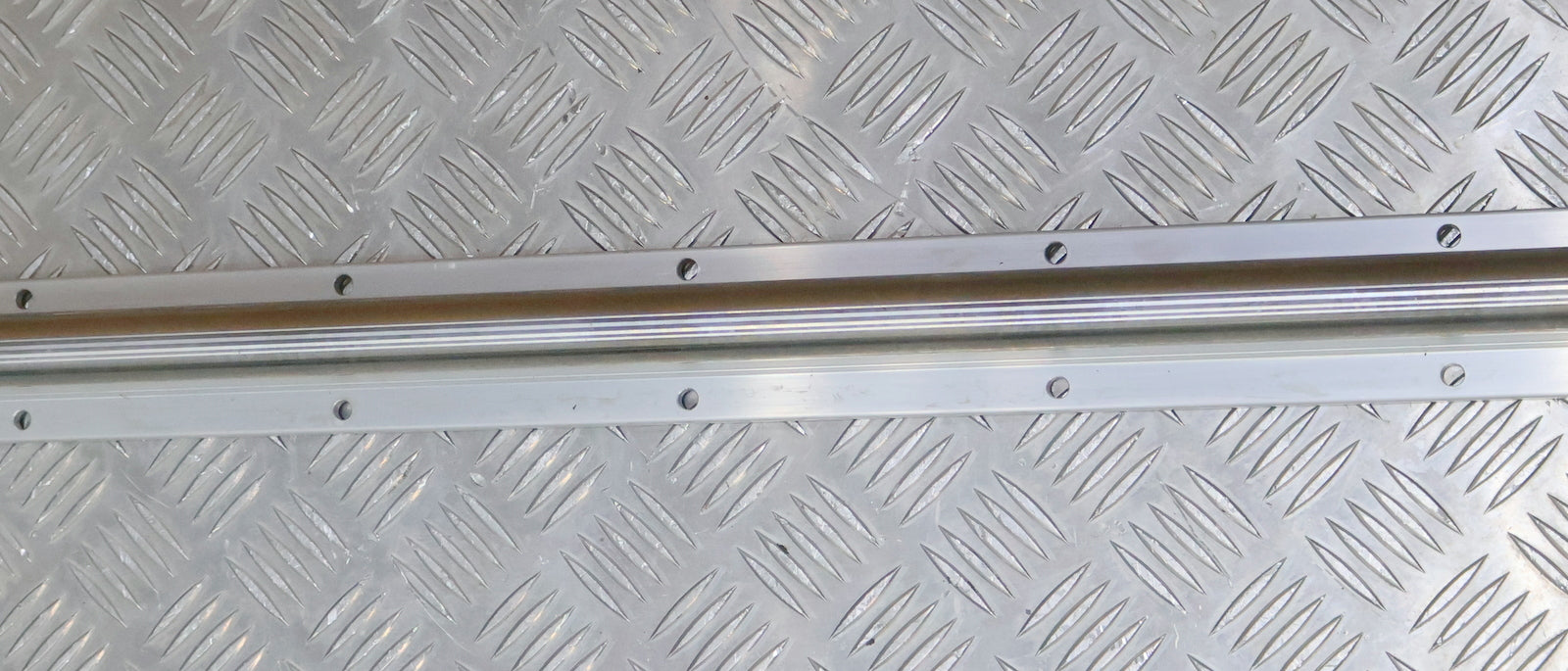 Bild des Artikels INA-Tragschiene-TSNW-25-G4-2100-LG-Länge-2100mm-unbenutzt