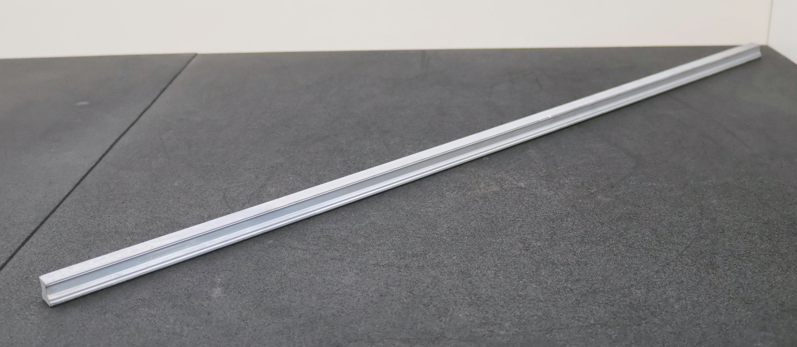 Bild des Artikels REXROTH-Führungsschiene-KSA-020-SNS-H-MB-00-MNR:-R164780341-Länge-1076mm