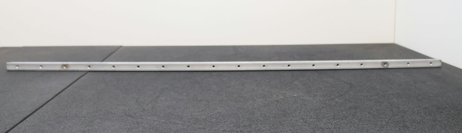 Bild des Artikels REXROTH-Führungsschiene-KSA-020-SNS-H-MB-00-MNR:-R164780341-Länge-1076mm