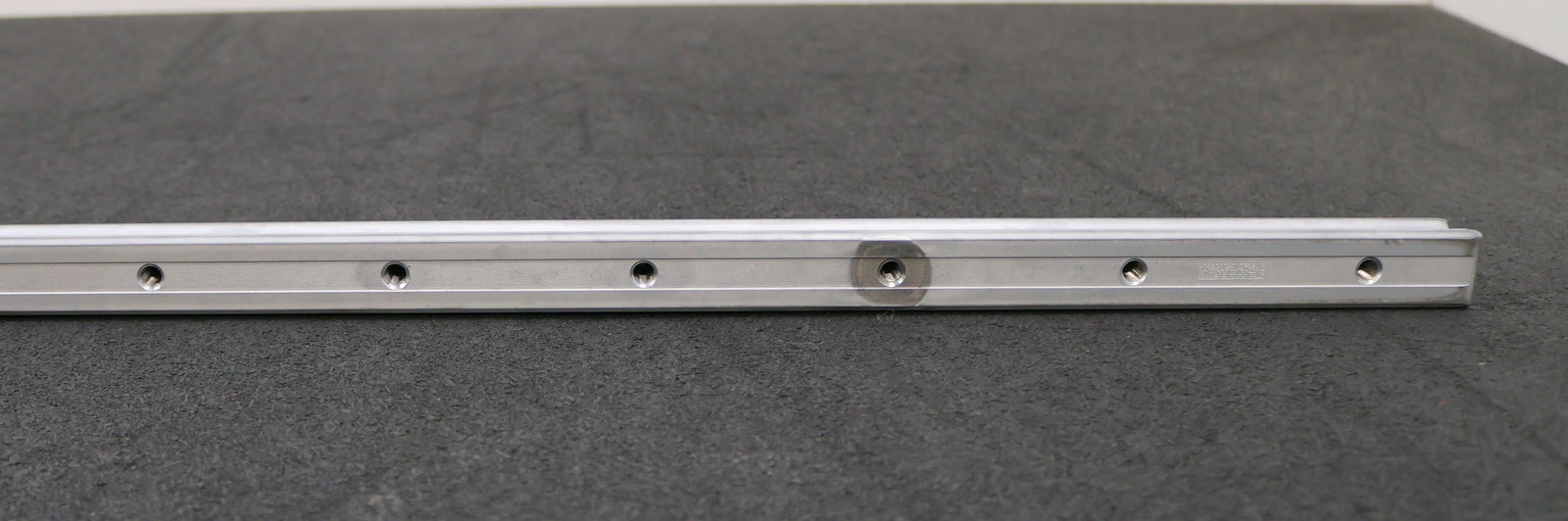 Bild des Artikels REXROTH-Führungsschiene-KSA-020-SNS-H-MB-00-MNR:-R164780341-Länge-1076mm