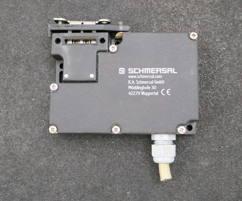 Bild des Artikels SCHMERSAL-Sicherheitszuhaltung-AZM-161SK-12/12RK-024-AC-15-230VAC-4A